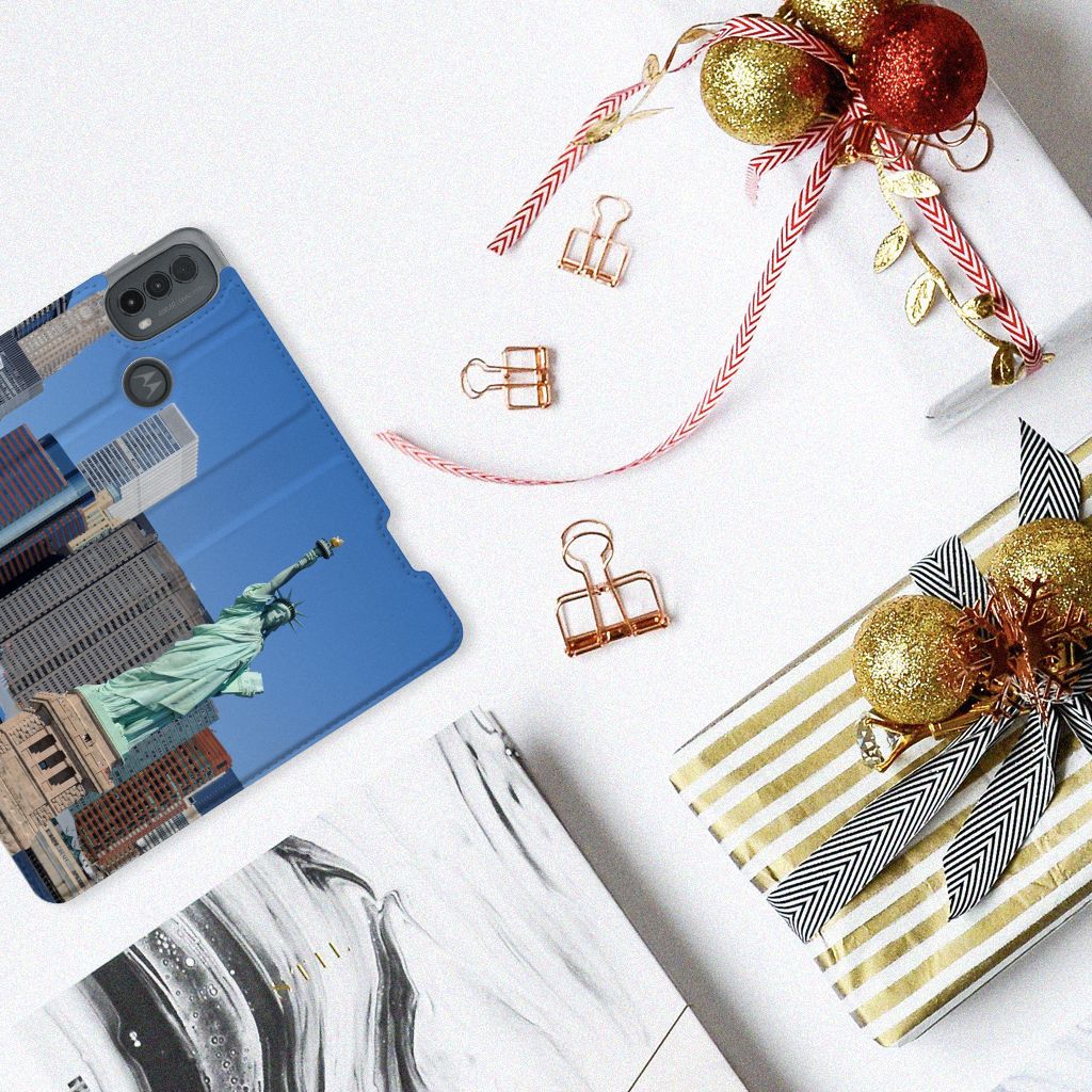 Motorola Moto E20 Book Cover Vrijheidsbeeld voorkant met vrijheidsbeeld en skyline New York