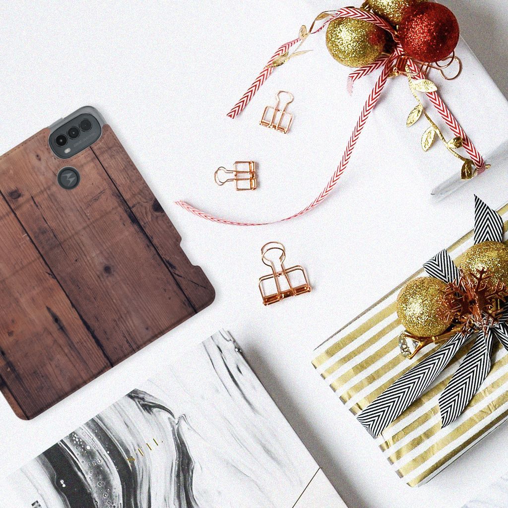 Motorola Moto E20 Book Wallet Case Old Wood hoesje op tafel met kerstdecoratie