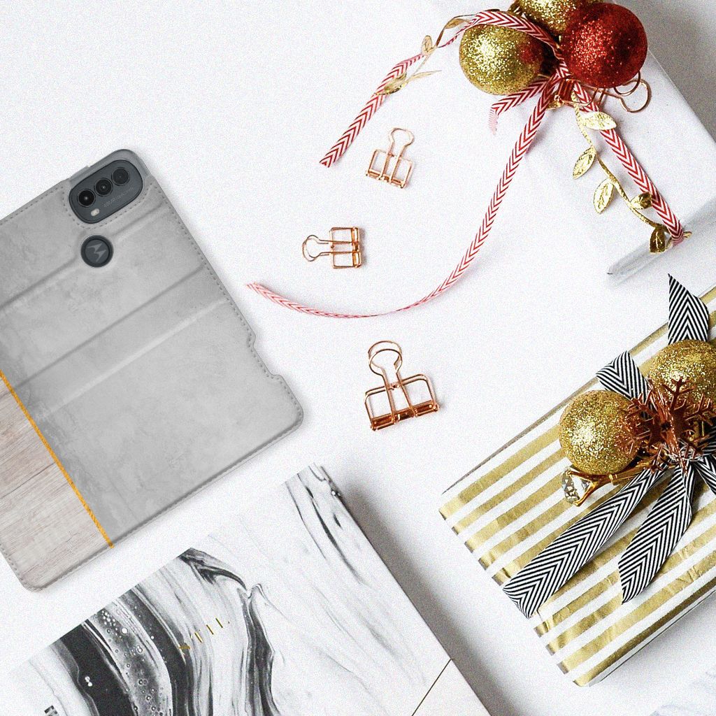 Motorola Moto E20 Book Wallet Case Wood Concrete bovenaanzicht met beton en hout decoratie