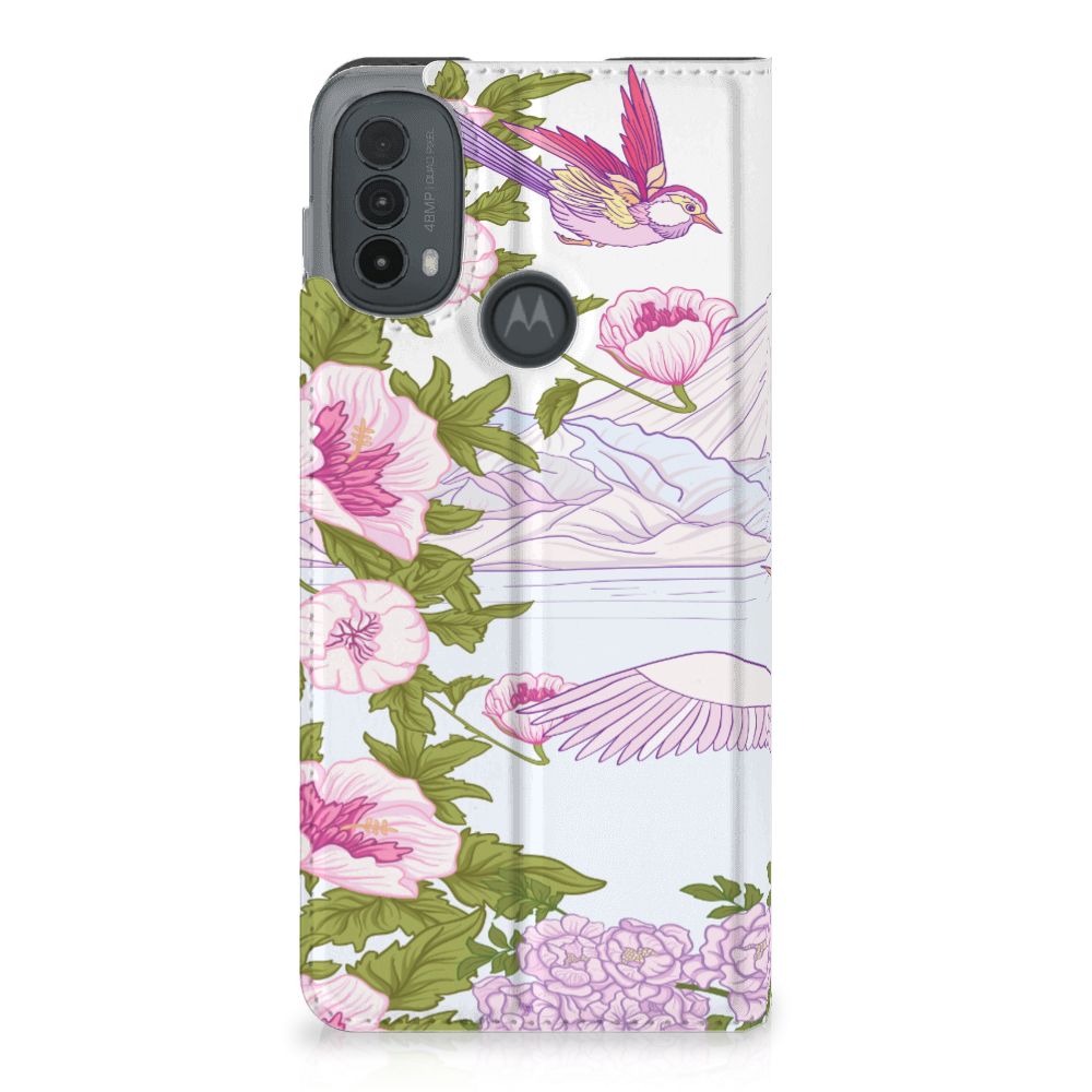 Motorola Moto E20 Hoesje maken Bird Standing hoesje design met paarse vogels en bloemen aanzicht
