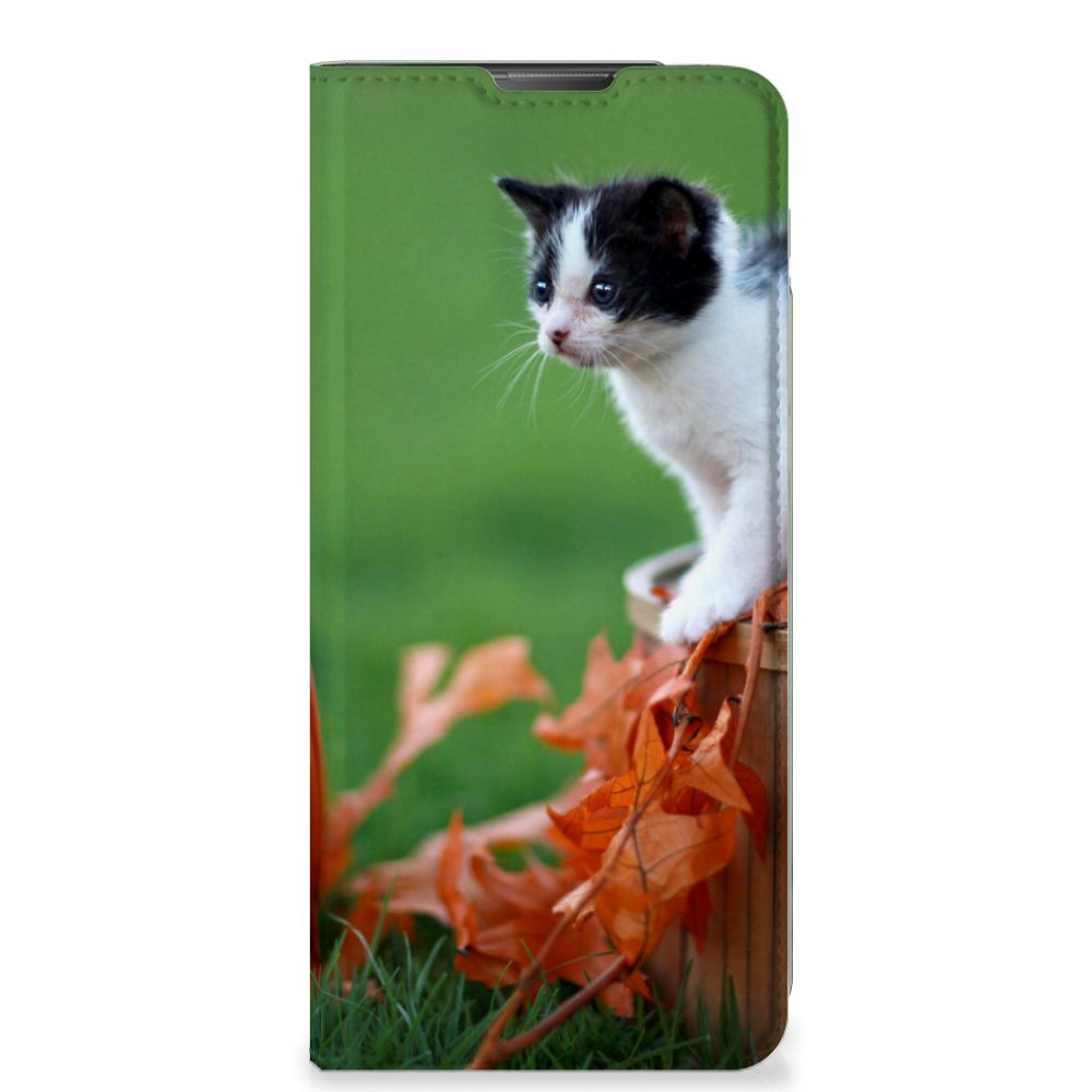 Motorola Moto E20 Hoesje maken Kitten katten herfst bladeren vooraanzicht