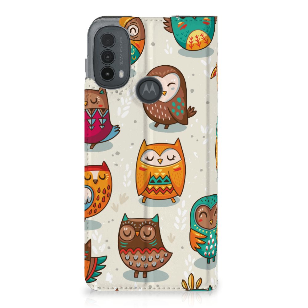 Motorola Moto E20 Hoesje maken Vrolijke Uilen uilen kleurrijk design voorkant