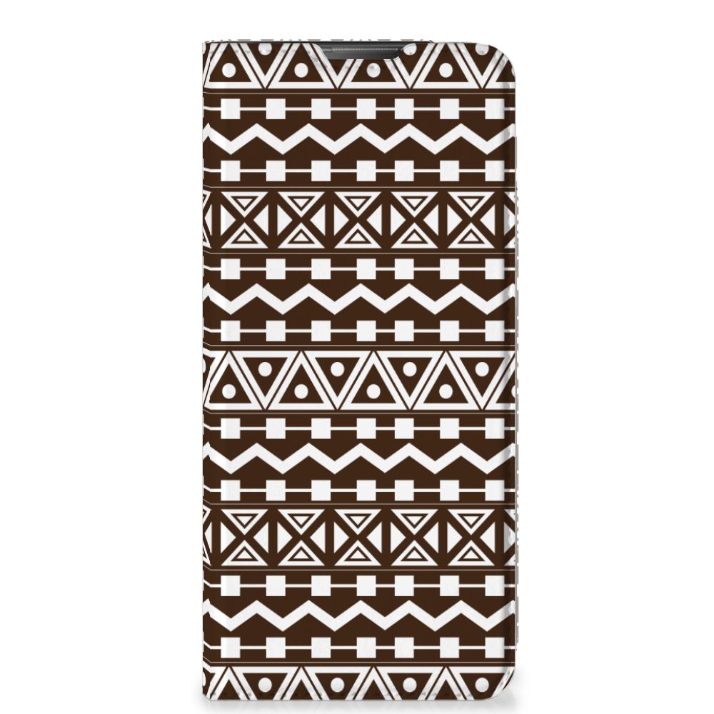 Motorola Moto E20 Hoesje met Magneet Aztec Brown design Aztec vooraanzicht