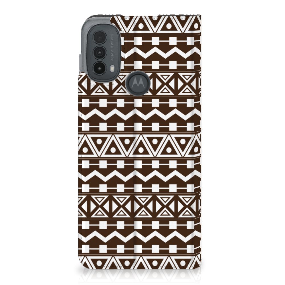 Motorola Moto E20 Hoesje met Magneet Aztec Brown design Aztec achterzijde