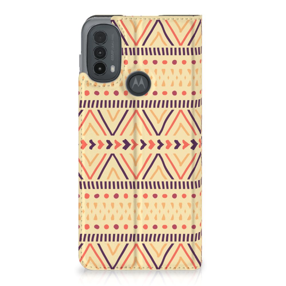 Motorola Moto E20 Hoesje met Magneet Aztec Yellow design kleurrijk voorkant