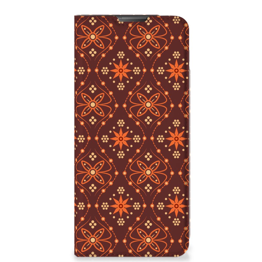 Motorola Moto E20 Hoesje met Magneet Batik Brown batik bruin voorkant