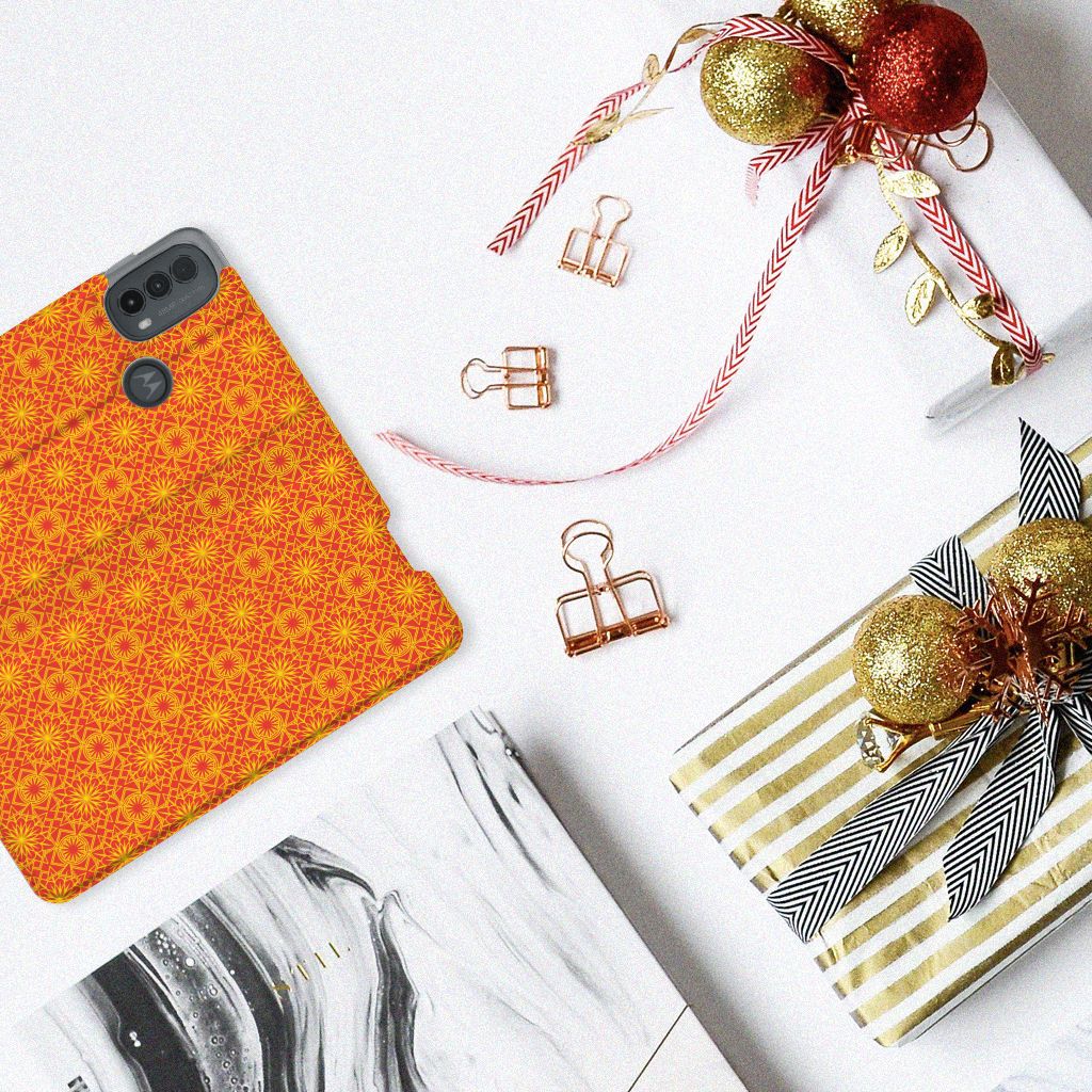 Motorola Moto E20 Hoesje met Magneet Batik Oranje design oranje aanzicht