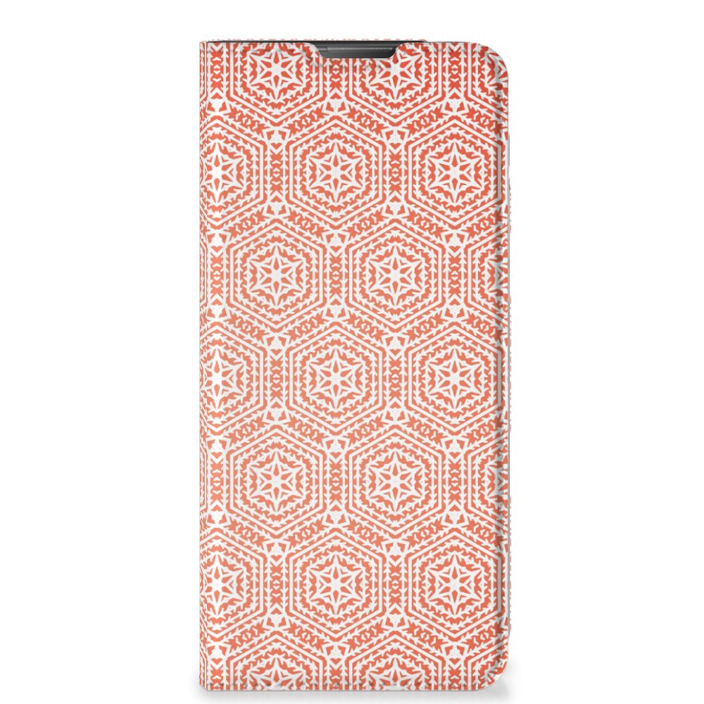 Motorola Moto E20 Hoesje met Magneet Pattern Orange design oranje wit patroon aanzicht