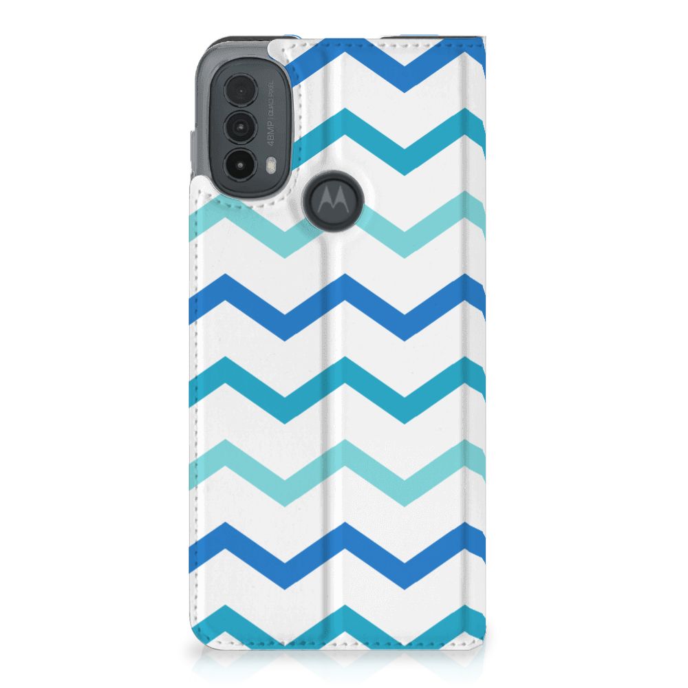 Motorola Moto E20 Hoesje met Magneet Zigzag Blauw zigzag blauw design achteraanzicht