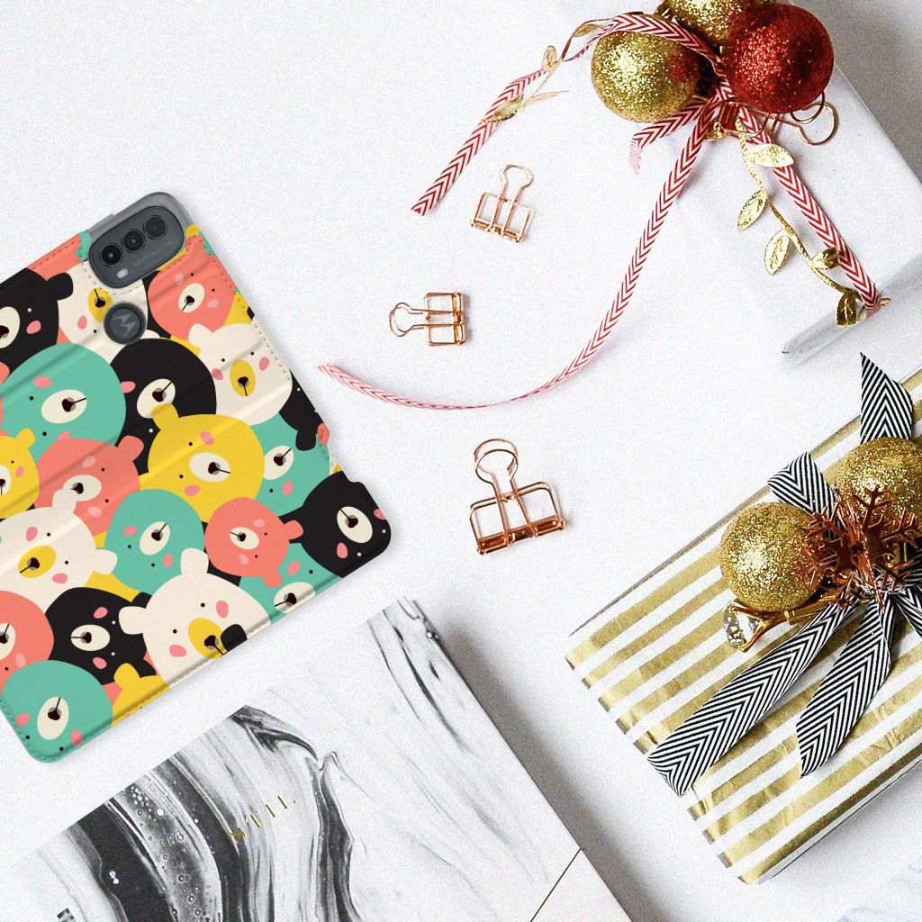 Motorola Moto E20 Magnet Case Bears ontwerp bovenaanzicht