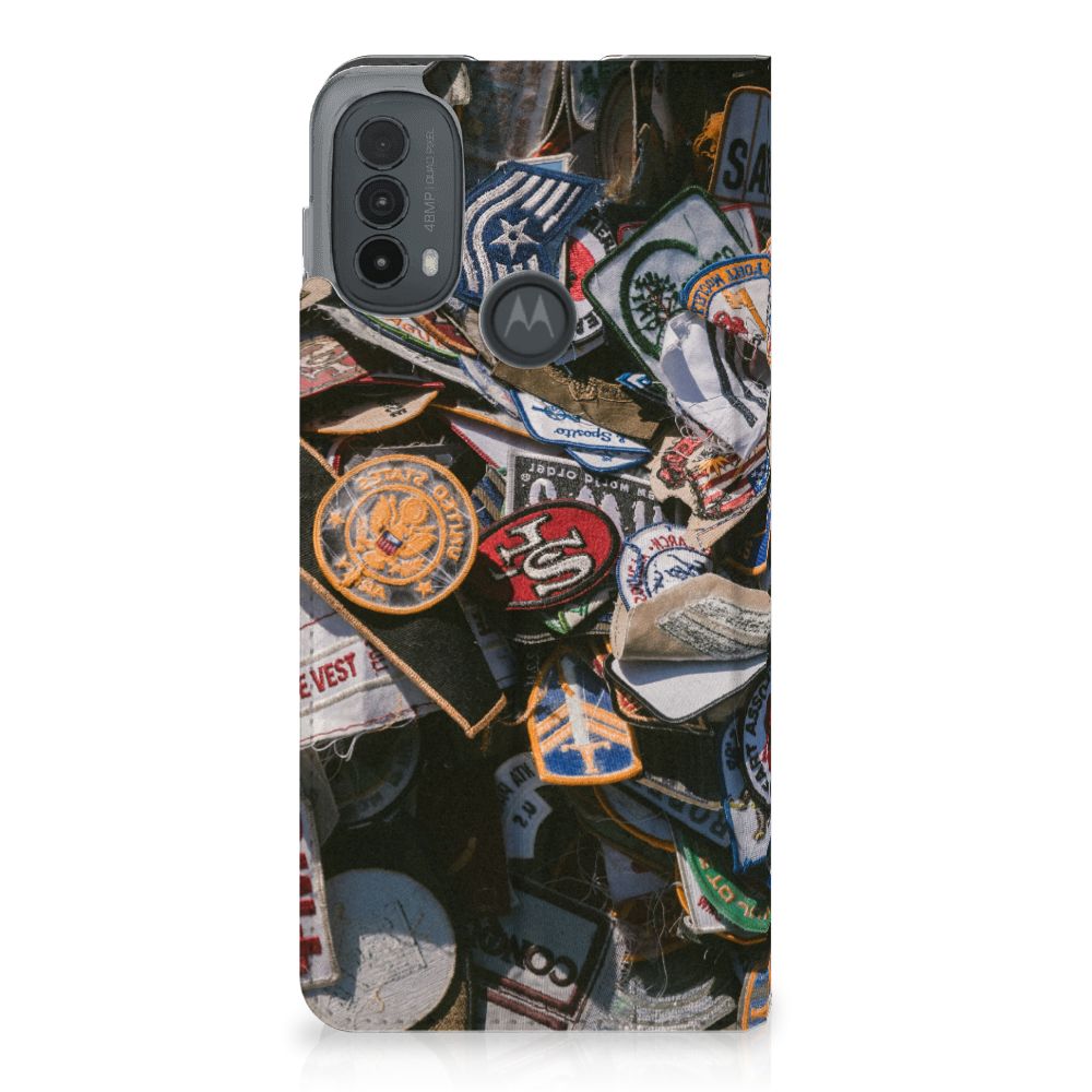 Motorola Moto E20 Stand Case Badges badges ontwerp design achterkant