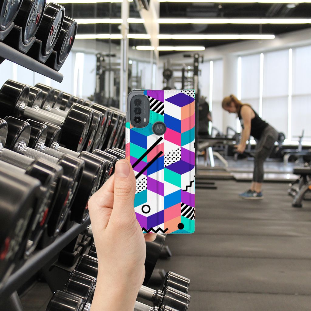 Motorola Moto E20 Stand Case Blokken Kleurrijk telefoonhoesje fitnessruimte hand dumbbells