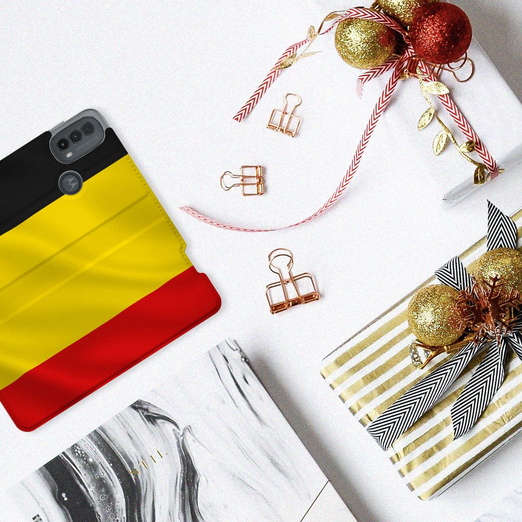Motorola Moto E20 Standcase Belgische Vlag hoesje ontwerp bovenaanzicht