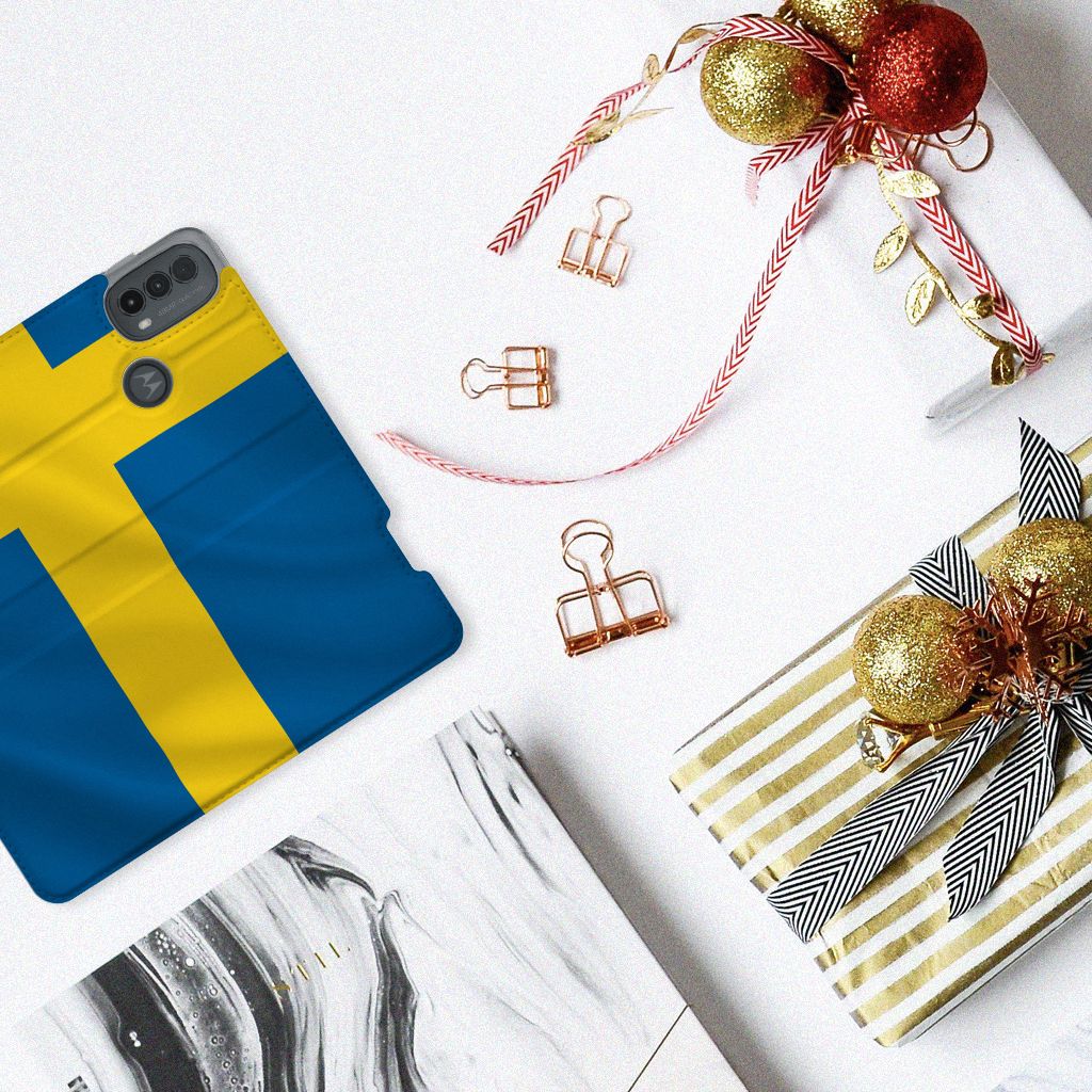 Motorola Moto E20 Standcase Zweden ontwerp bovenaanzicht