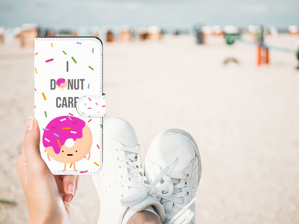 Motorola Moto G13 | G23 Book Cover Donut Roze design hoesje met leuke donut en tekst I DONUT CARE aanzicht