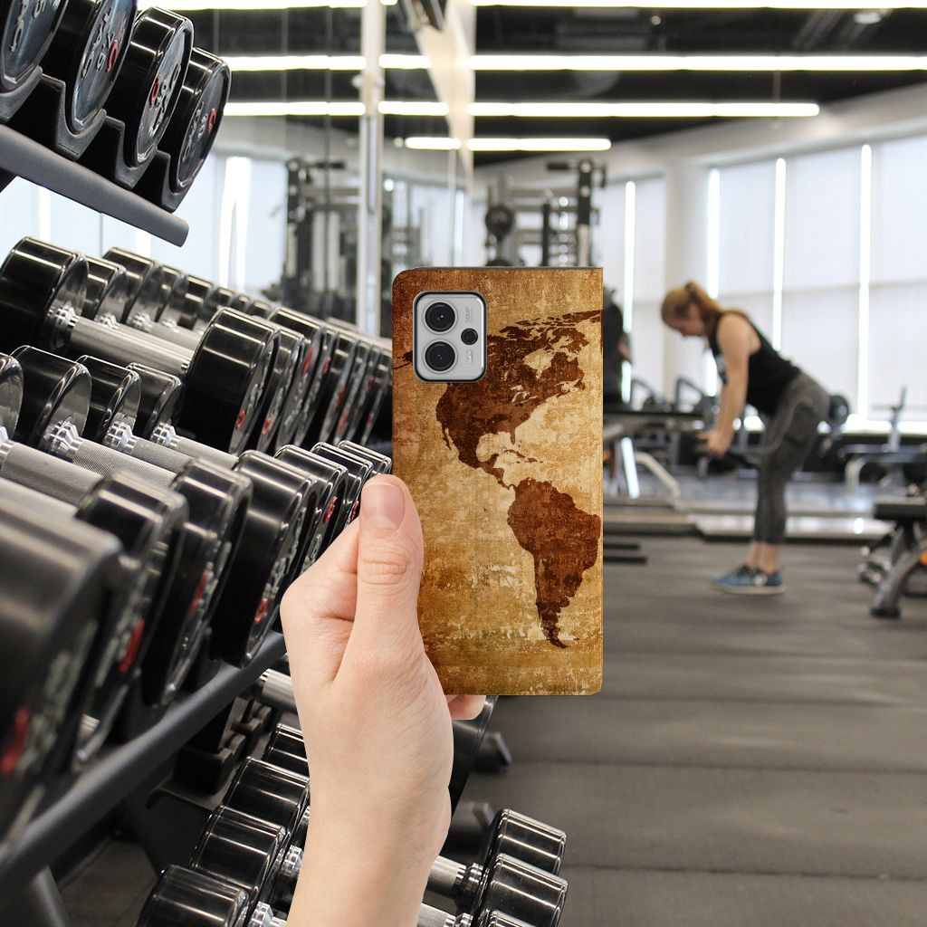 Motorola Moto G13 | G23 Book Cover Wereldkaart wereldkaart hand smartphone gym