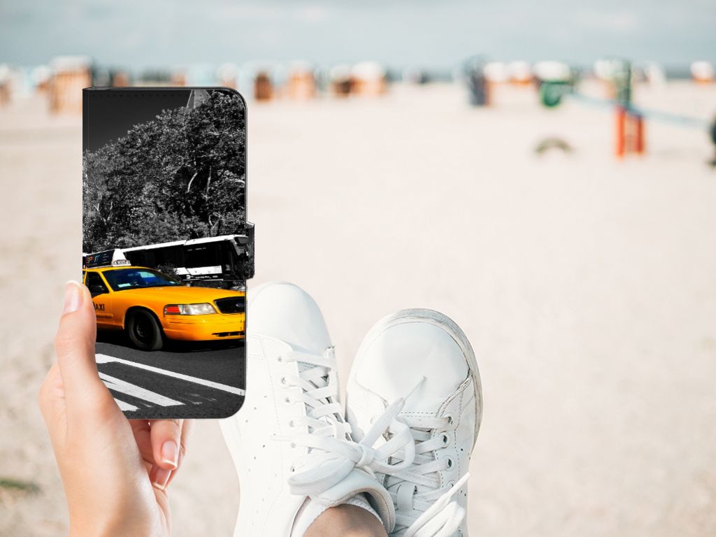 Motorola Moto G13 | G23 Flip Cover New York Taxi designhoesje aanzicht