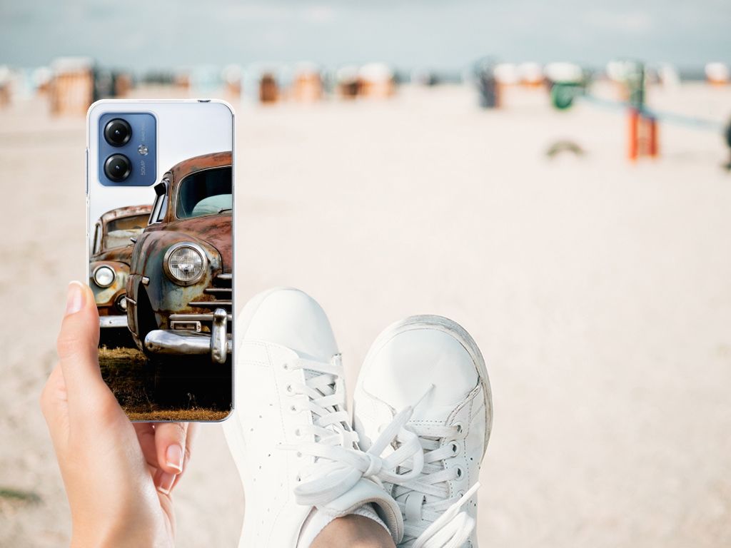 Motorola Moto G14 Siliconen Hoesje met foto Vintage Auto vintage auto strand hand sneaker