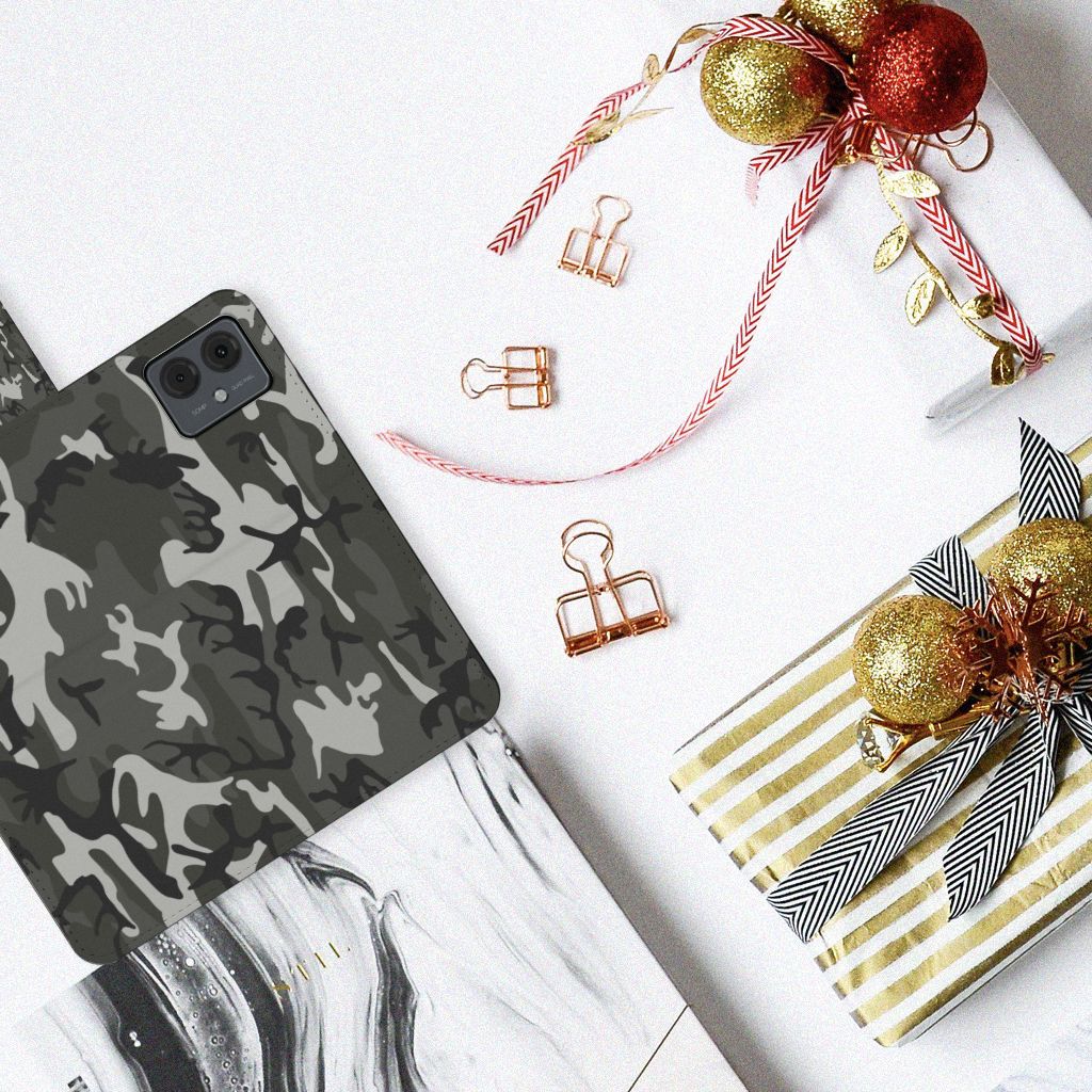 Motorola Moto G14 Telefoon Hoesje Army Light camouflage design bovenaanzicht