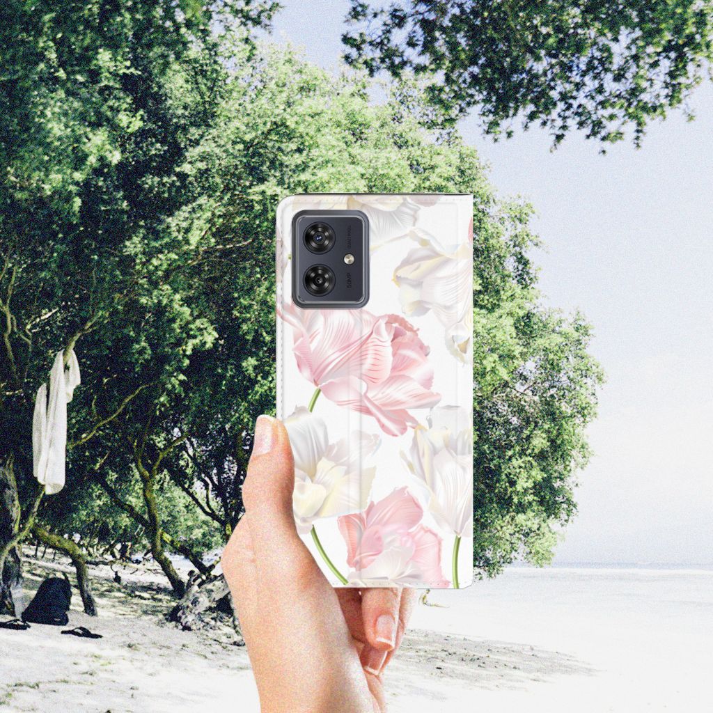 Motorola Moto G54 Smart Cover Lovely Flowers bloemen design hand smartphone