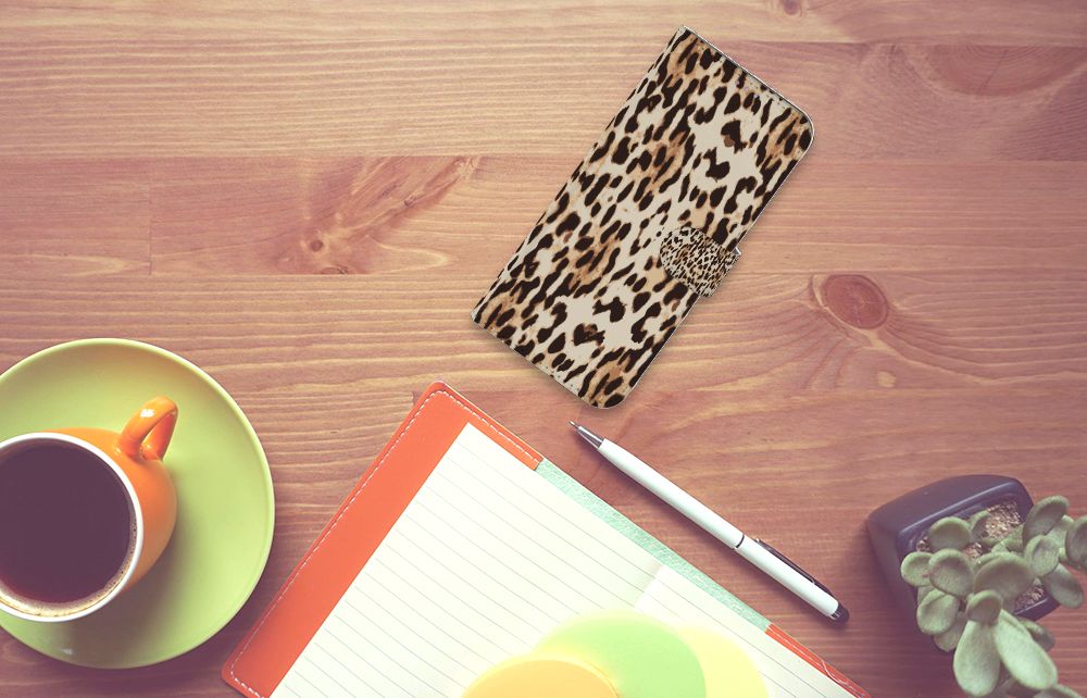 Motorola Moto G60s Telefoonhoesje met Pasjes Leopard design lederen voorkant bovenaanzicht
