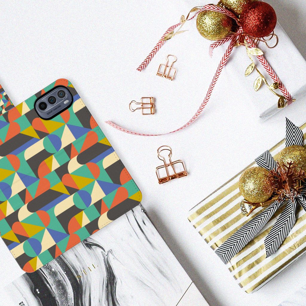 Motorola Moto G62 5G Telefoon Hoesje Funky Retro met kleurrijk patroon, perfect als cadeau voor bescherming en uitstraling.