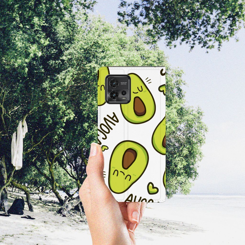 Motorola Moto G72 Magnet Case Avocado Singing hand strand natuur