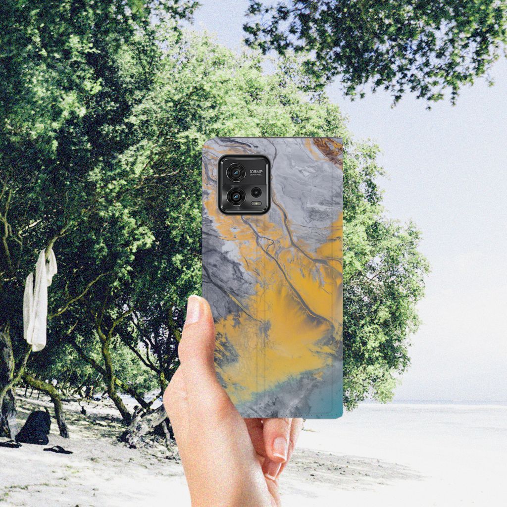 Motorola Moto G72 Standcase Marble Blue Gold marmer blauw goud aanzicht