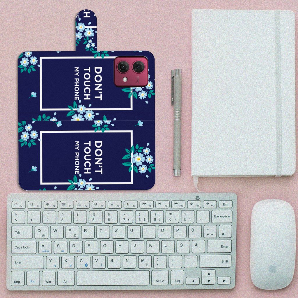 Motorola Moto G84 Portemonnee Hoesje Flowers Blue DTMP voorkant design bloemen