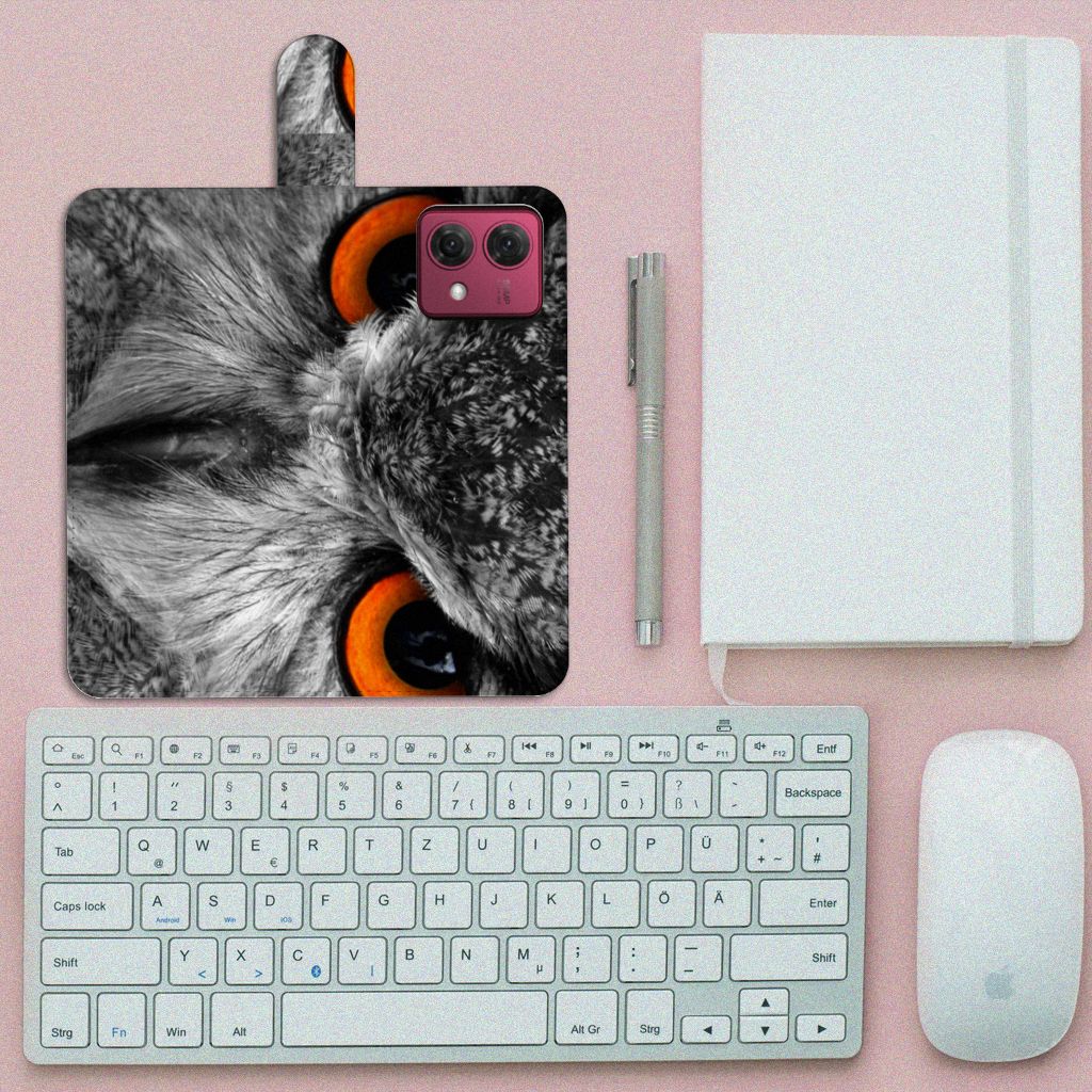 Motorola Moto G84 Telefoonhoesje met Pasjes Uil design uil aanzicht