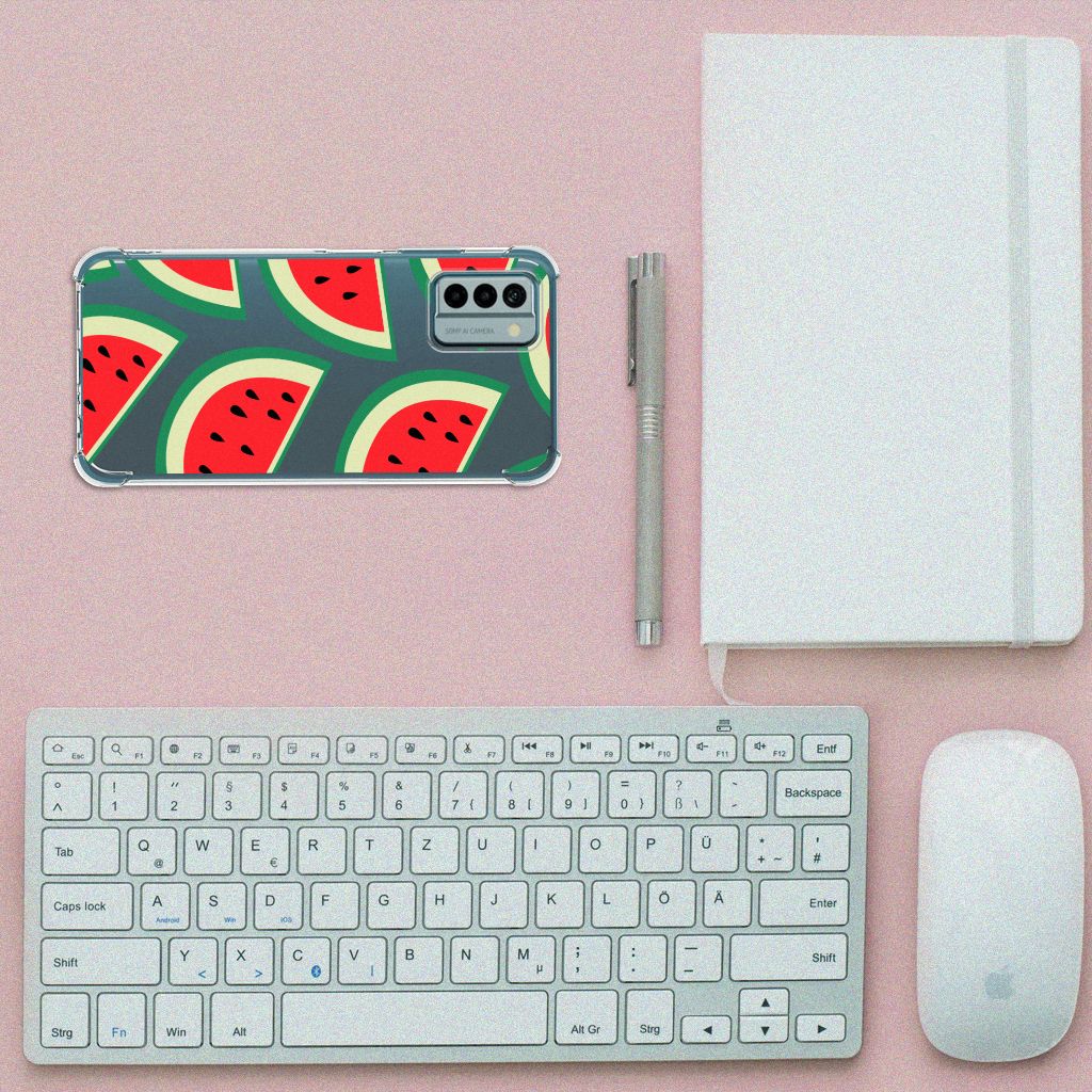 Nokia G22 Beschermhoes Watermelons bovenaanzicht met toetsenbord notitieboek en muis