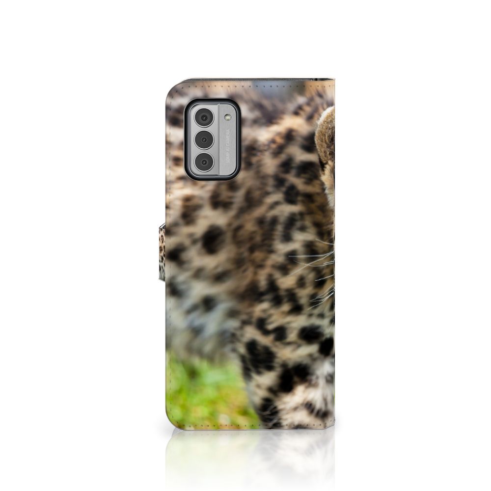 Nokia G42 Telefoonhoesje met Pasjes Baby Luipaard design luipaard vooraanzicht