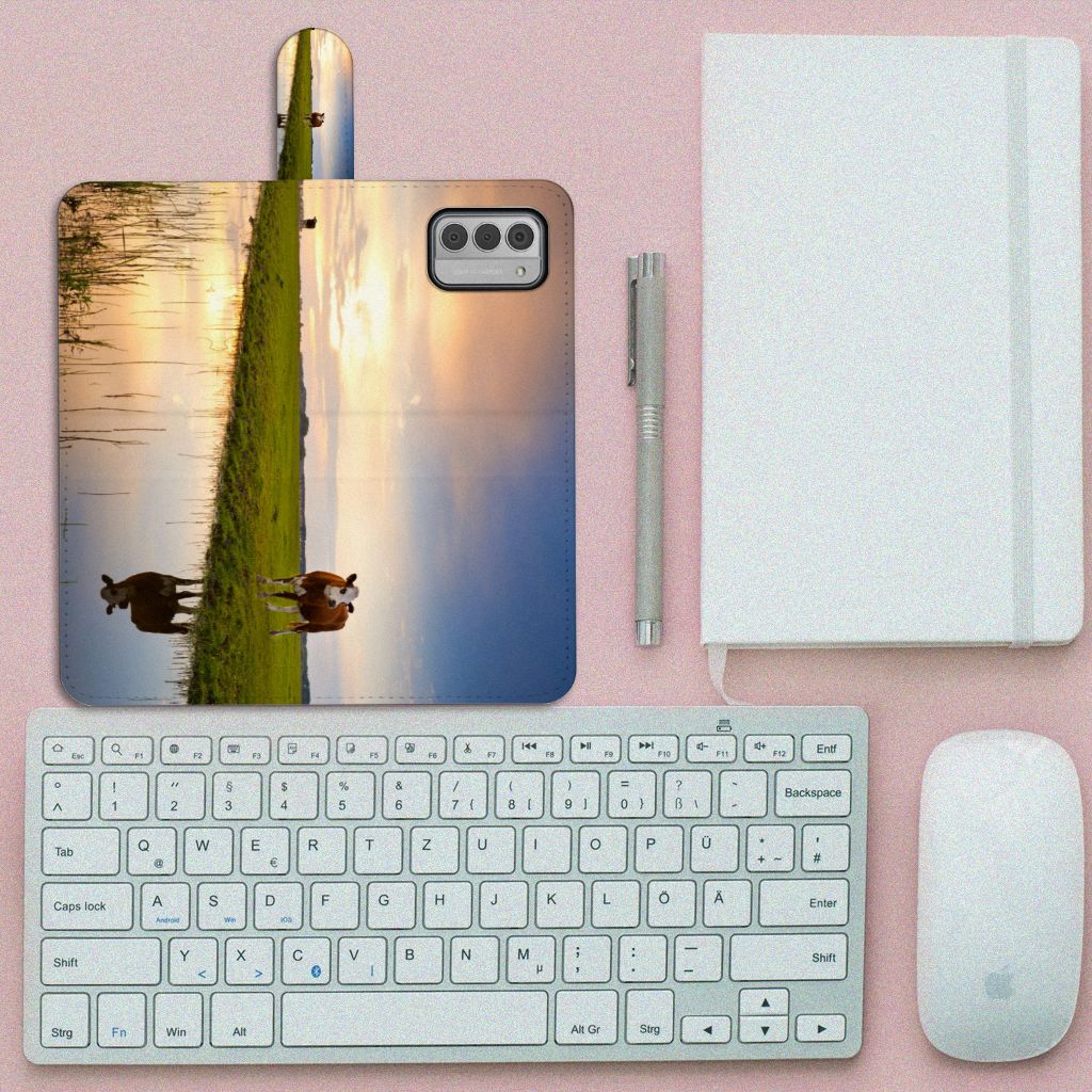 Nokia G42 Telefoonhoesje met Pasjes Koe design koeien weiland aanzicht