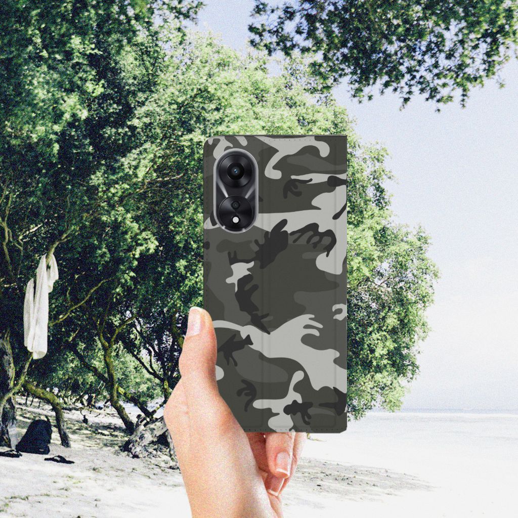 OPPO A78 | A58 5G Hoesje met Magneet Army Light met camouflageprint in natuurlijke omgeving 🌿