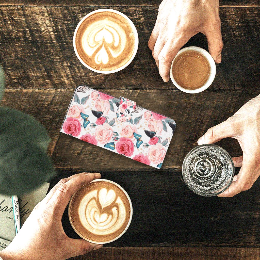 OPPO Find X6 Hoesje Butterfly Roses telefoonhoesje met rozen en vlinders bovenaanzicht