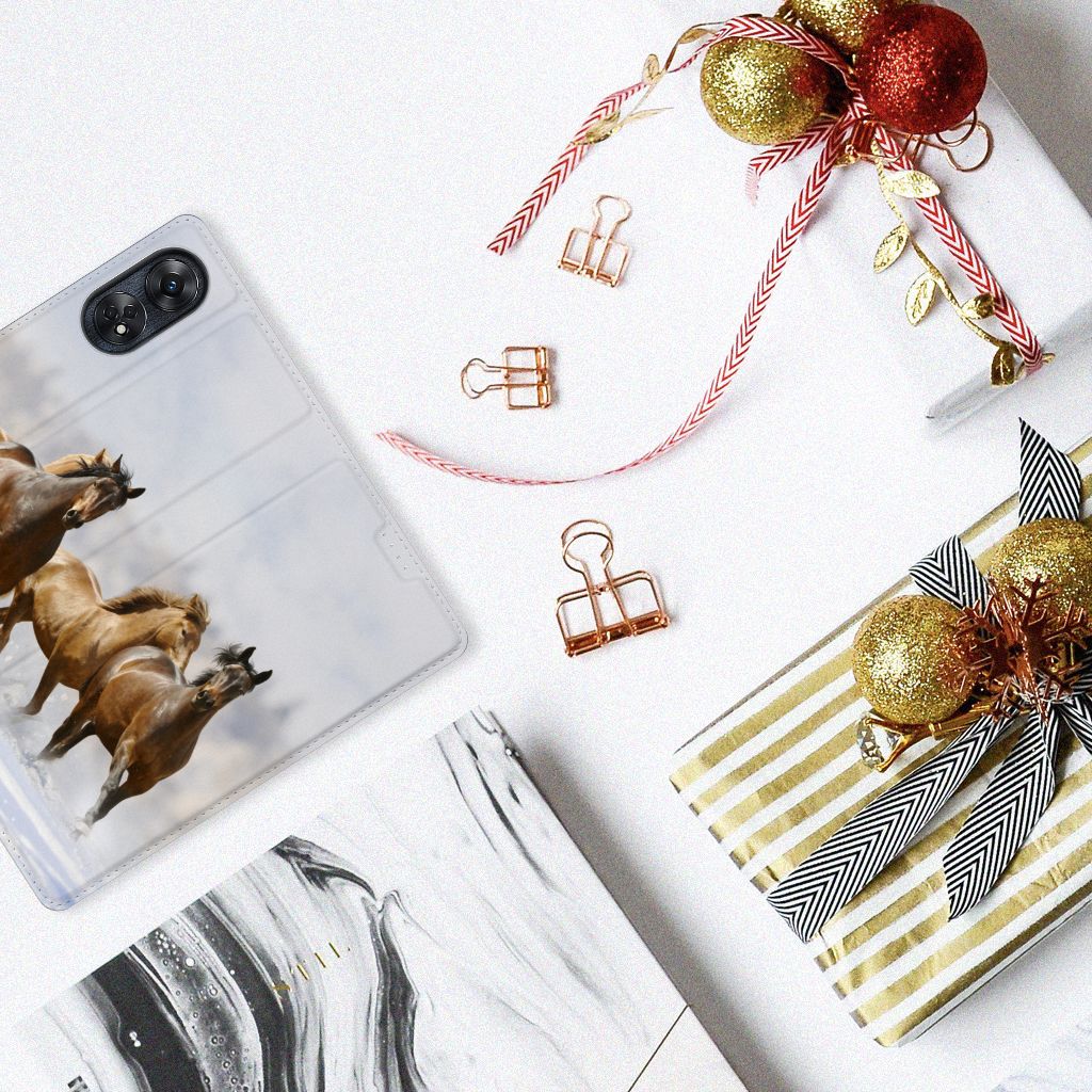 OPPO Reno8 T 4G Hoesje maken Paarden met paardenprint op een tafel met kerstdecoratie