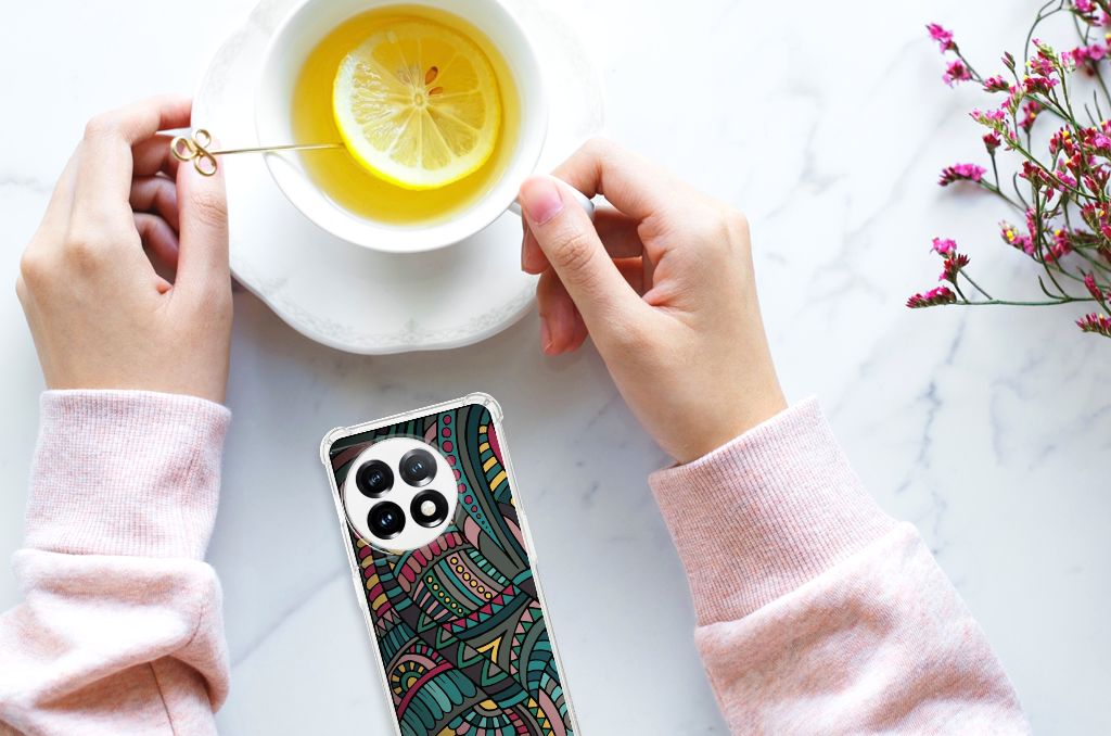 OnePlus 11 Doorzichtige Silicone Hoesje Aztec hand met telefoon drankje
