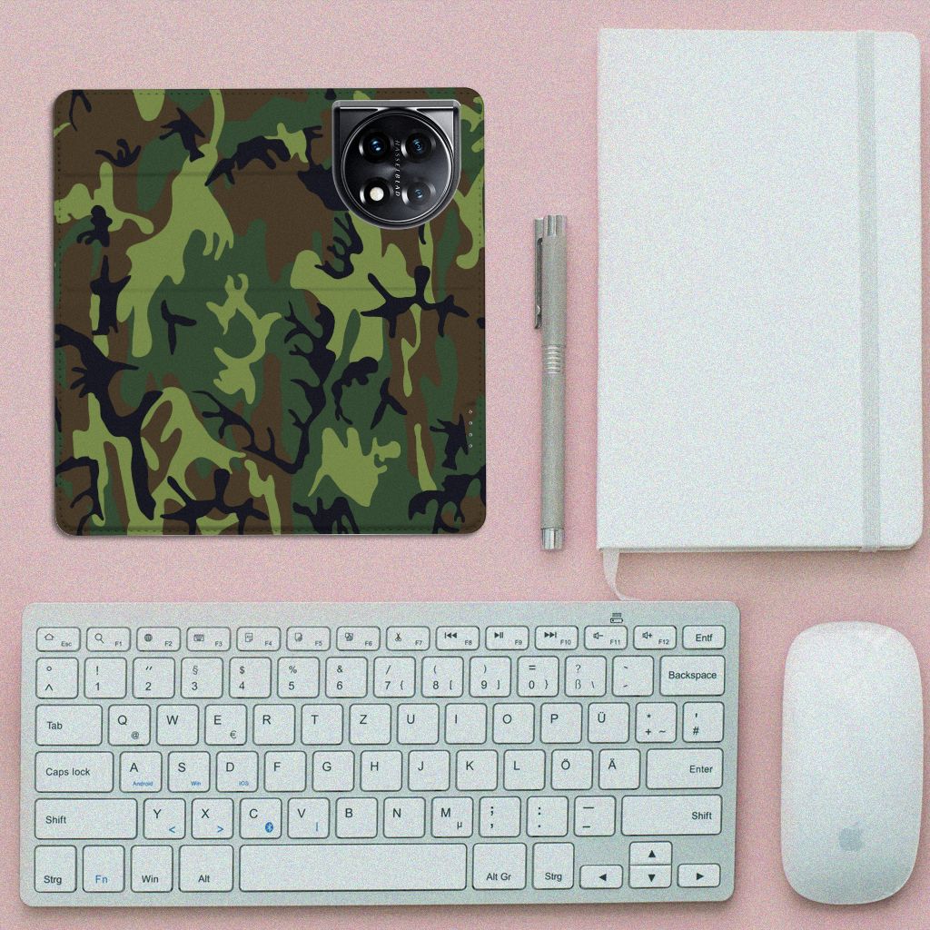 OnePlus 11 Hoesje met Magneet Army Dark camouflage design bovenaanzicht