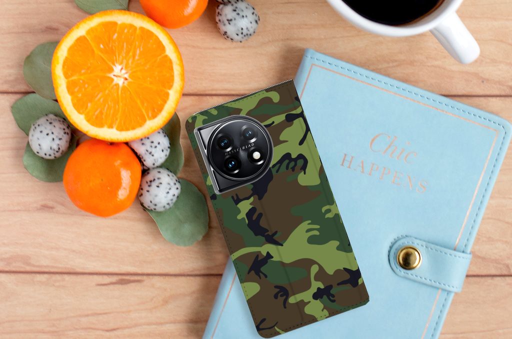 OnePlus 11 Hoesje met Magneet Army Dark camouflage design bovenaanzicht