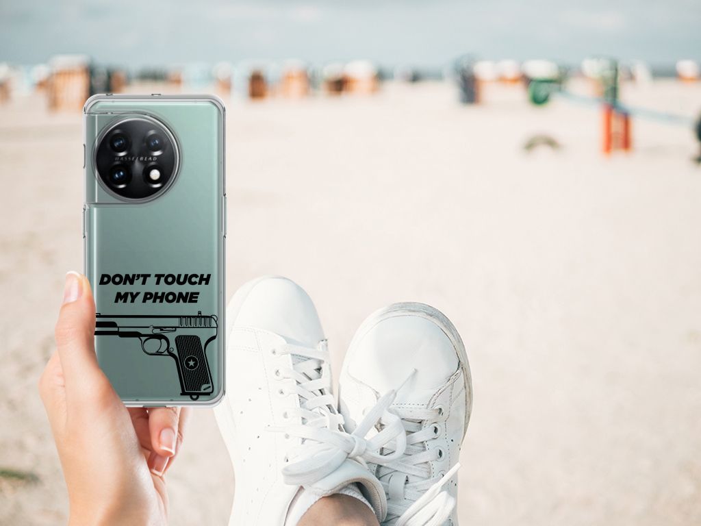 OnePlus 11 Silicone-hoesje Pistol DTMP handschoen strand aanzicht