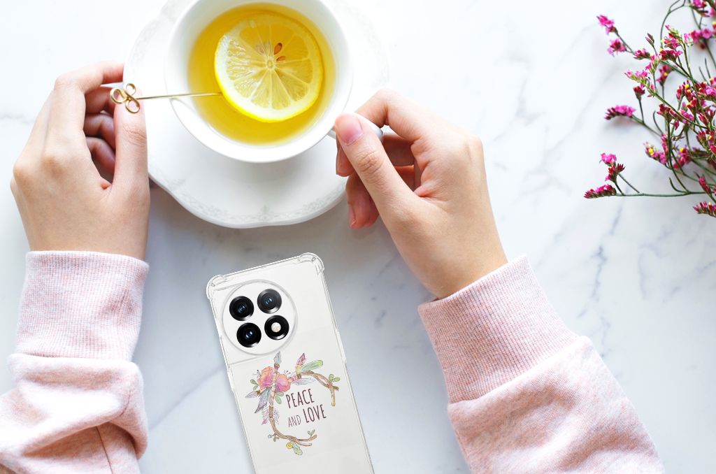 OnePlus 11 Stevig Bumper Hoesje Boho Text handgebaar met kopje thee en schijfje citroen