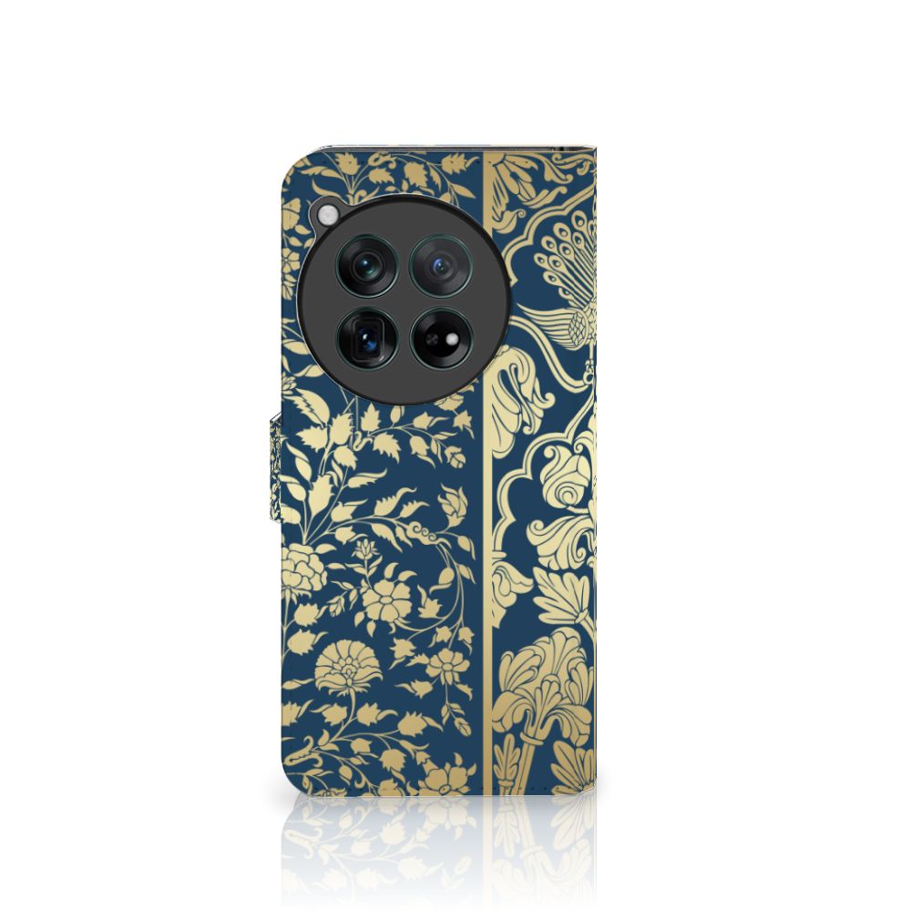 OnePlus 12 Hoesje Beige Flowers - Luxe design met beige bloemen en blauwe achtergrond, biedt bescherming en gebruiksgemak.