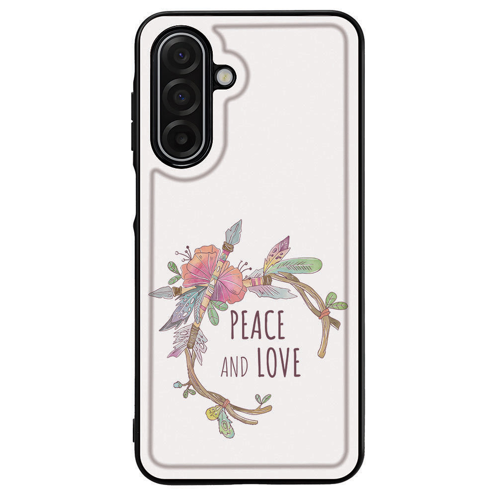 Samsung Galaxy A17 Beschermhoes Boho Tekst achterzijde ontwerp met bloemen en de tekst peace and love