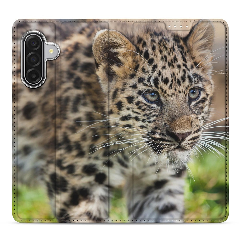 Bookcase Samsung Galaxy A17 Baby Luipaard dierenprint bookcase voorkant