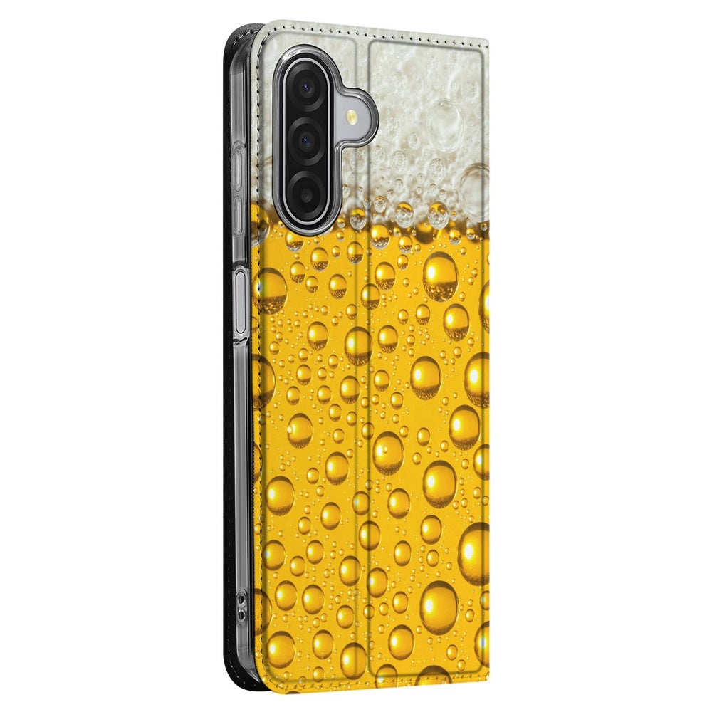 Samsung Galaxy A17 Book Case Bier design goudkleurig bier schuim aanzicht