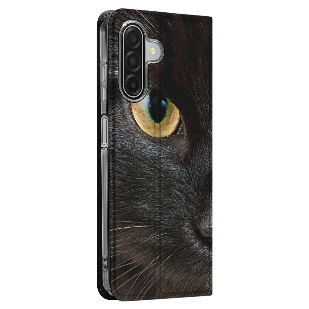Samsung Galaxy A17 Telefoonhoesje met magneet Zwarte Kat zijkant detail