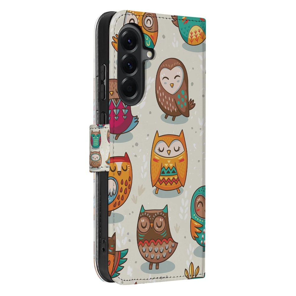 Samsung Galaxy A37 Book Case Vrolijke Uilen Pasjeshoesje Portemonnee Hoesje Vooraanzicht met kleurrijke uilen.