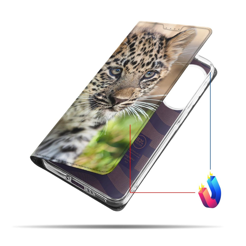 Samsung Galaxy A37 Smart Cover Hoesje Baby Luipaard baby luipaard design linksom. 