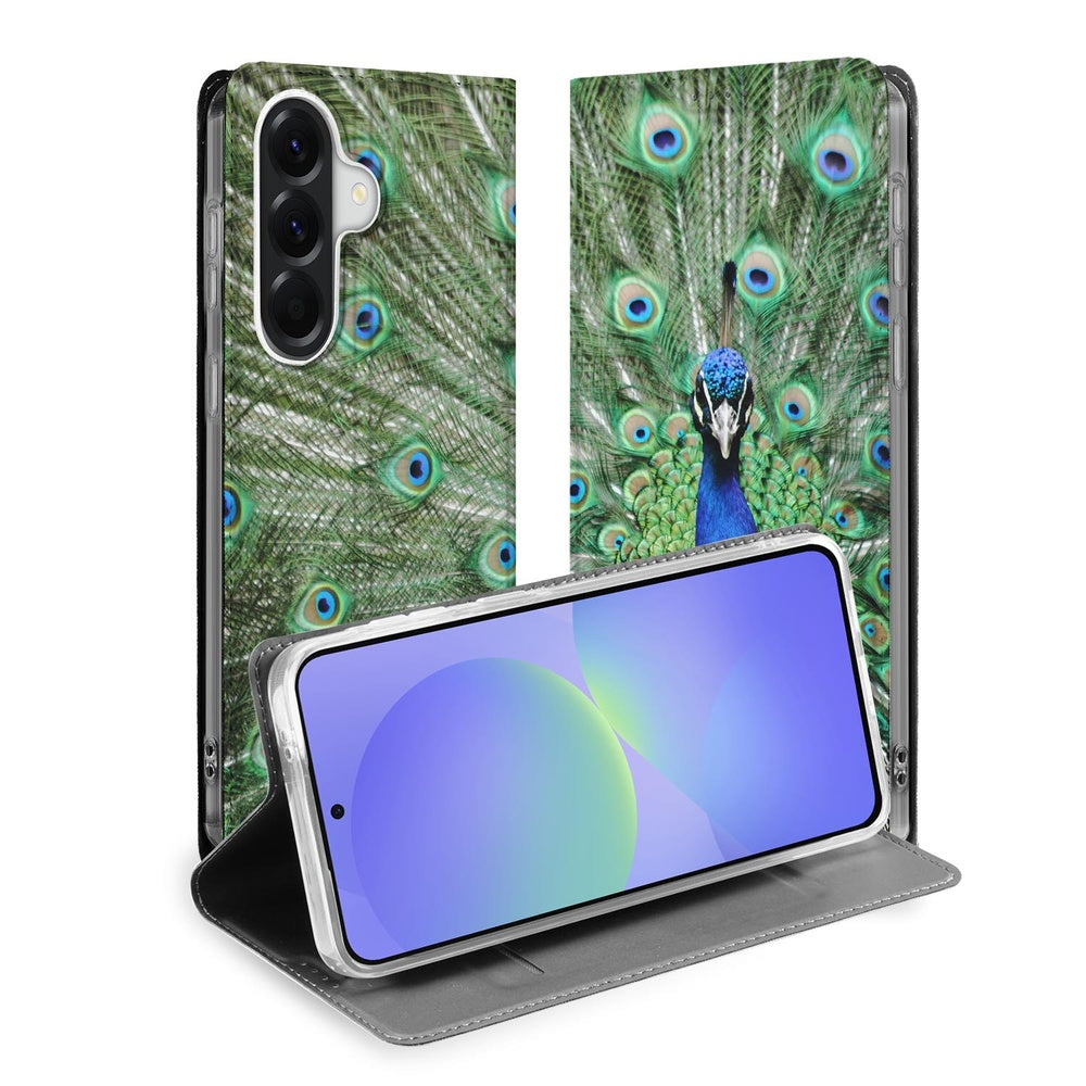 Samsung Galaxy A37 Book Cover Pauw Aanzicht detail met pauwen-print en groene kleuren.