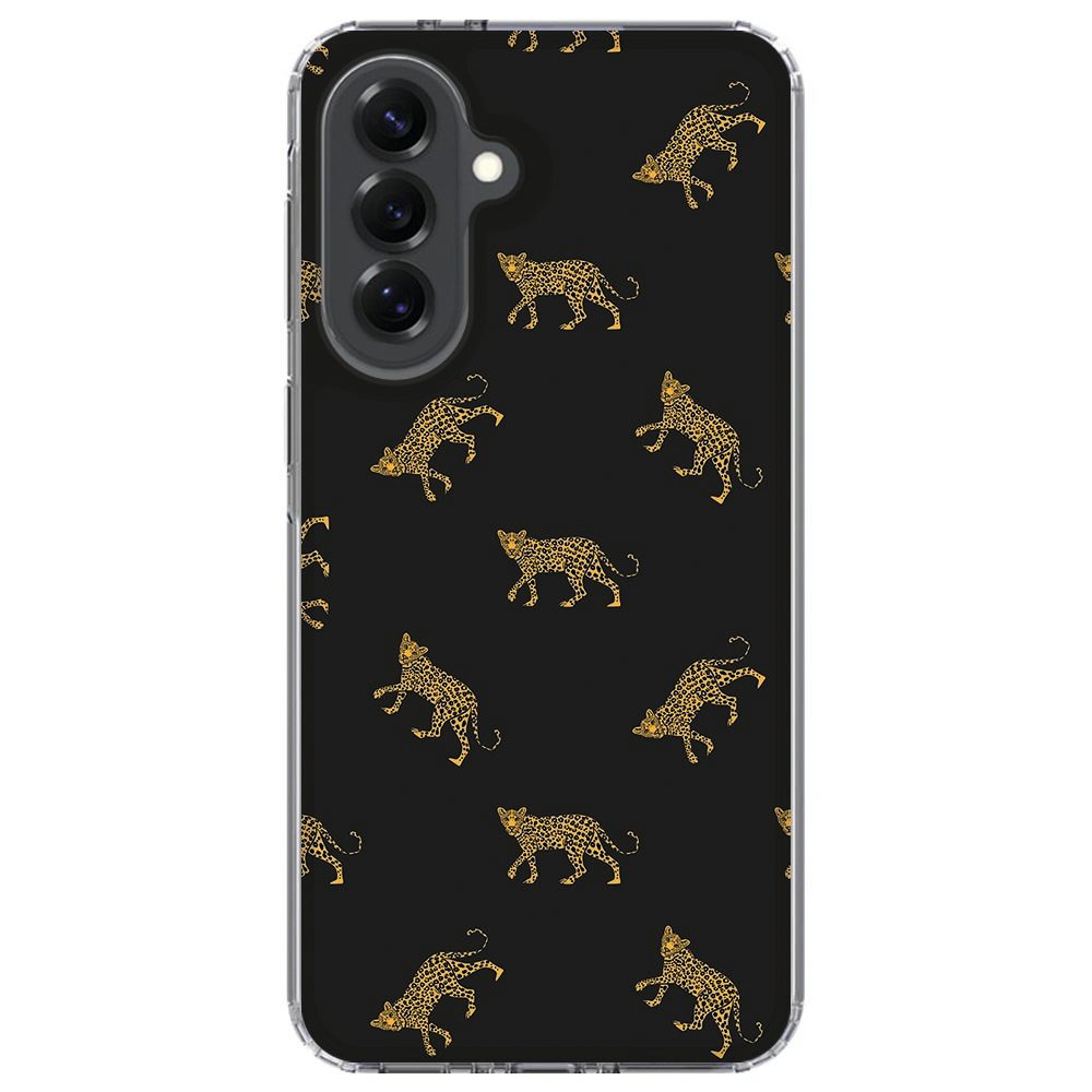 Samsung Galaxy A37 in Leopards hoesje, schuin gefotografeerd met zicht op de camera-uitsparing